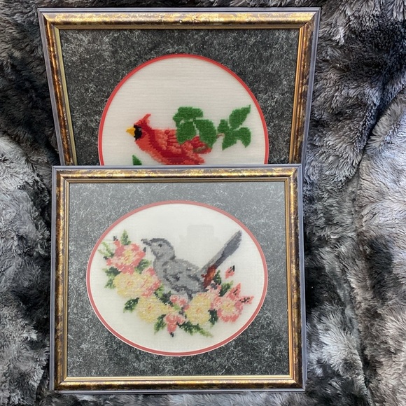 2 Vintage bird needlepoint framed art - Picture 16 of 16